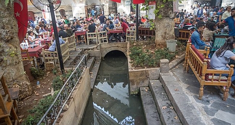 Asırlardır canlılığını koruyan kervansaray: Gümrük Hanı