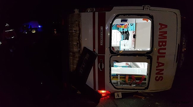 Şanlıurfa'da ambulans ile otomobil çarpıştı: 8 yaralı