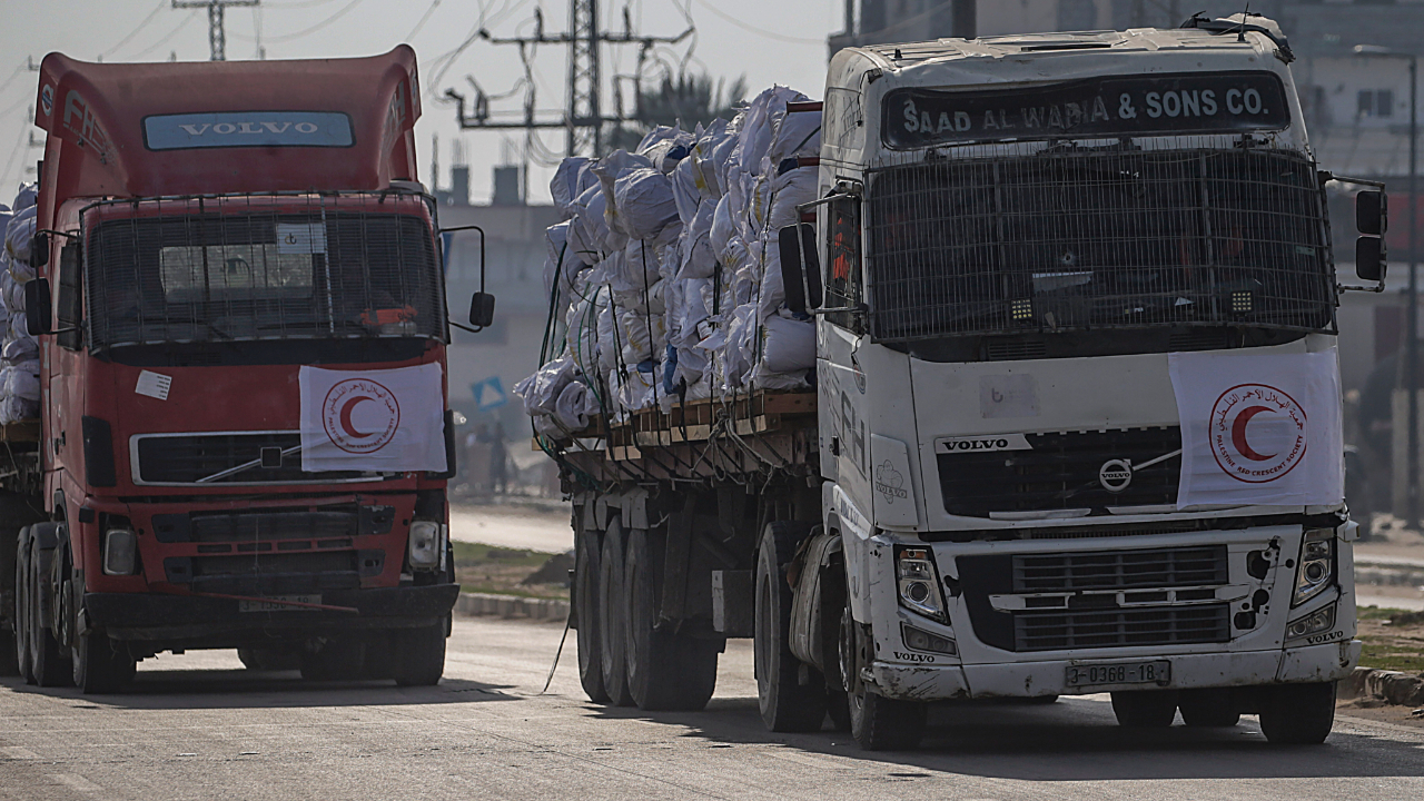 BM: ATEŞKESTEN BU YANA GAZZE'YE 10 BİNDEN FAZLA YARDIM TIRI GİRDİ