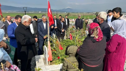 HÜDA PAR GENEL BAŞKANI YAPICIOĞLU DEPREM BÖLGESİNDE