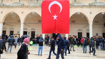 ŞANLIURFA'DA DEPREM ŞEHITLERI IÇIN MEVLIT OKUTULDU