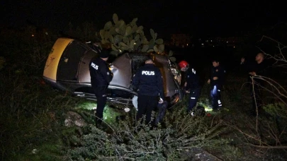 Otomobil Bahçeye Uçtu,Polis Memuru Ağır Yaralandı