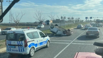 Urfa Yol Ayrımında Otomobil Takla Attı!