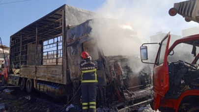 Şanlıurfa'da Alev Alan Tır Kül Oldu!