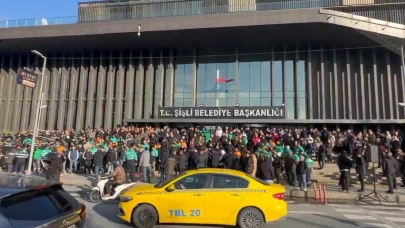 İmamoğlu ve Şahan’ın Gözaltına Alınması Protesto Ediliyor