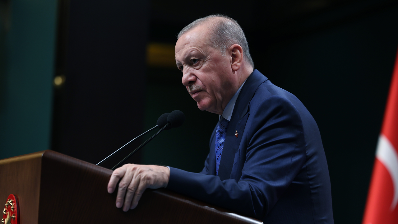 Cumhurbaşkanı Erdoğan: Türkiye sokakta bulunmamıştır, sokağa teslim edilecek bir ülke de değildir!